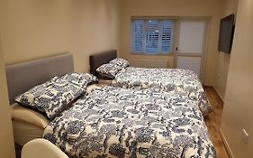 London Luxury Apartments 3 Bedroom Sleeps 8 With 3 Bathrooms 4 Mins Walk To Tube Free Parking