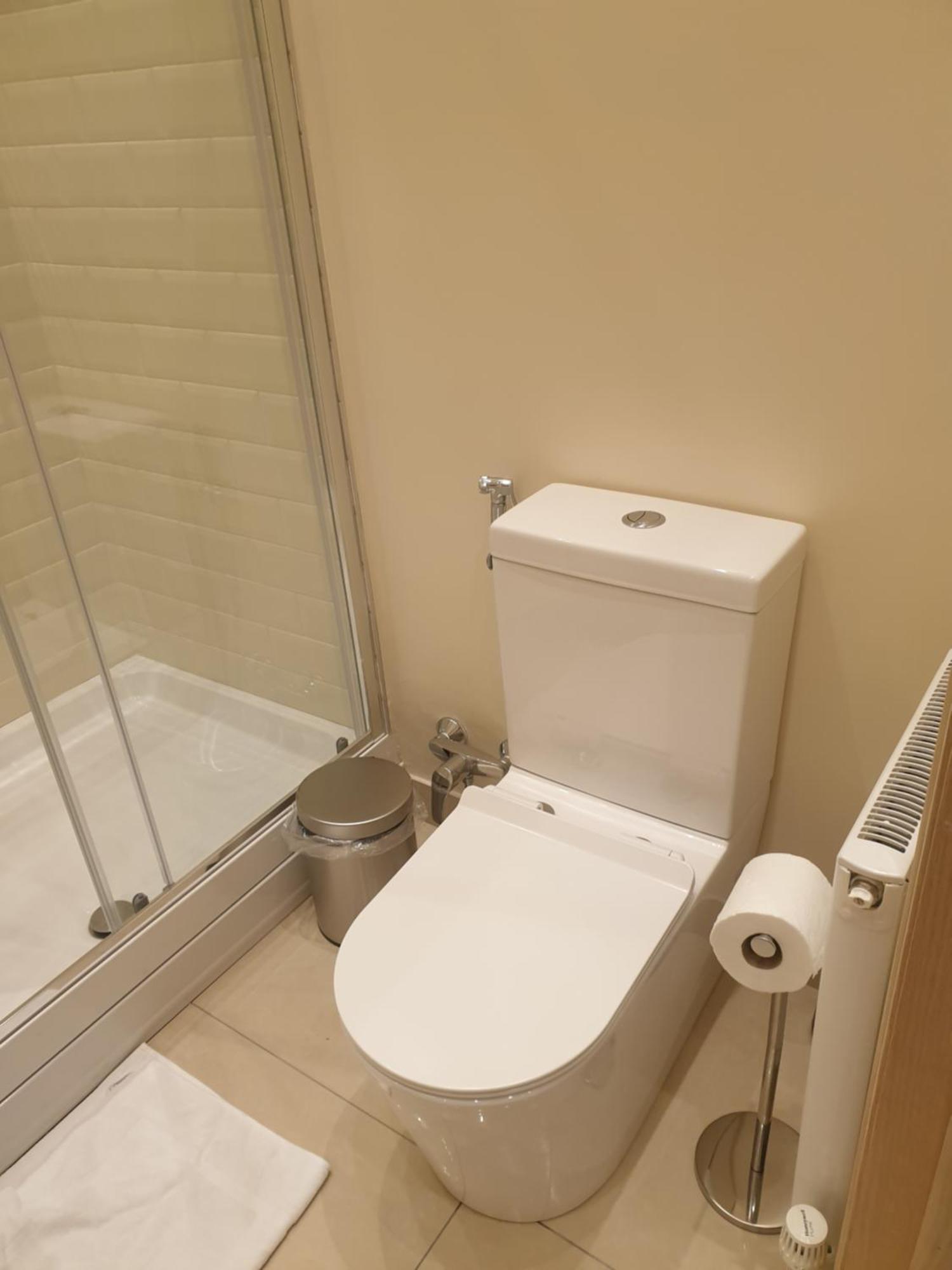 London Luxury Apartments 3 Bedroom Sleeps 8 With 3 Bathrooms 4 Mins Walk To Tube Free Parking Ilford Extérieur photo