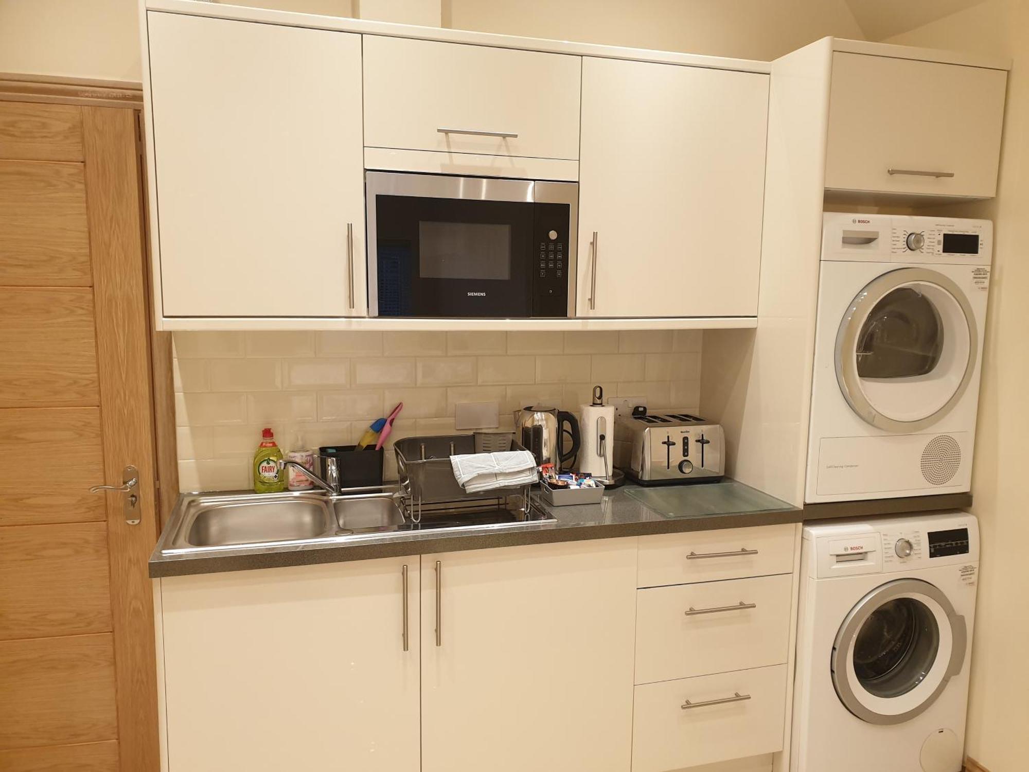 London Luxury Apartments 3 Bedroom Sleeps 8 With 3 Bathrooms 4 Mins Walk To Tube Free Parking Ilford Extérieur photo